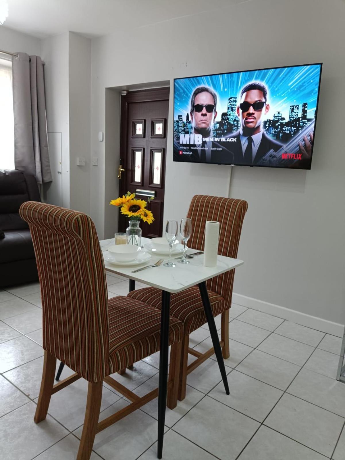 Lister Park Bradford Stylish 1Bed Coach House - Quiet & Tranquil Cottage & Parking Екстер'єр фото